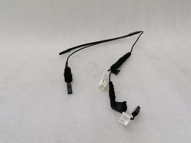 Tesla Model 3 Aerial / Antenna 1102749-00-B Antenna Radio