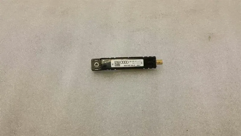 Audi A3 8V S3 Aerial / Antenna 8V4035225B Antenna