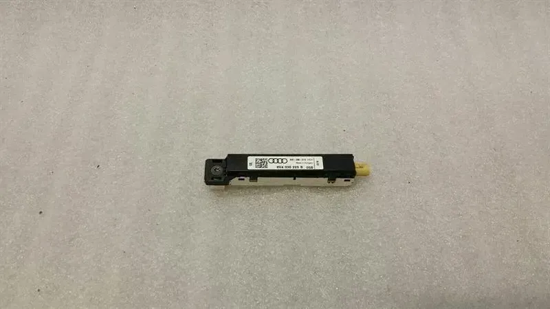 Audi S3 8V aerial / antenna 8V4035225B antenna