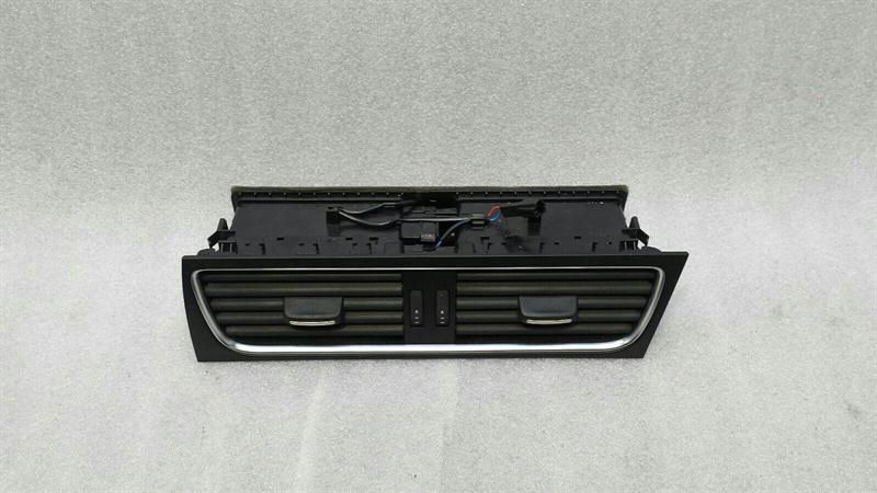 Audi S5 8T RHD Center Air Vent 8T2820951C Right Hand Drive