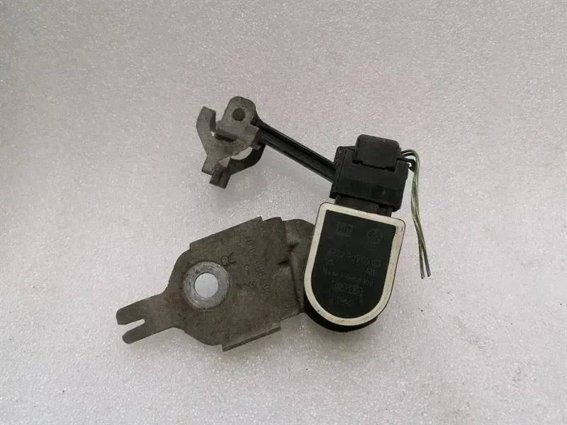 Mercedes C Class W205 Front Right Level Sensor A2059057001 Front Right