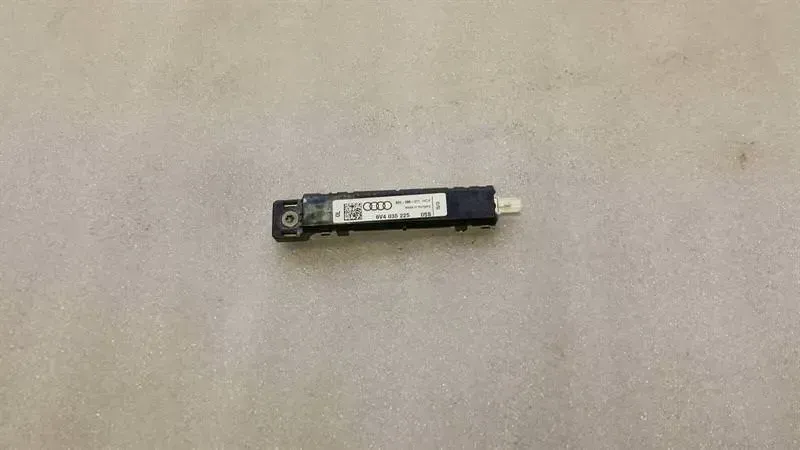 Audi A3 8V S3 Aerial / Antenna 8V4035225 Antenna
