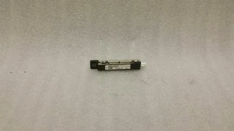 Audi S3 8V aerial / antenna 8V4035225 antenna