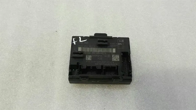 Audi A3 8V facelift FLH door module 5Q0959592B door control unit front left