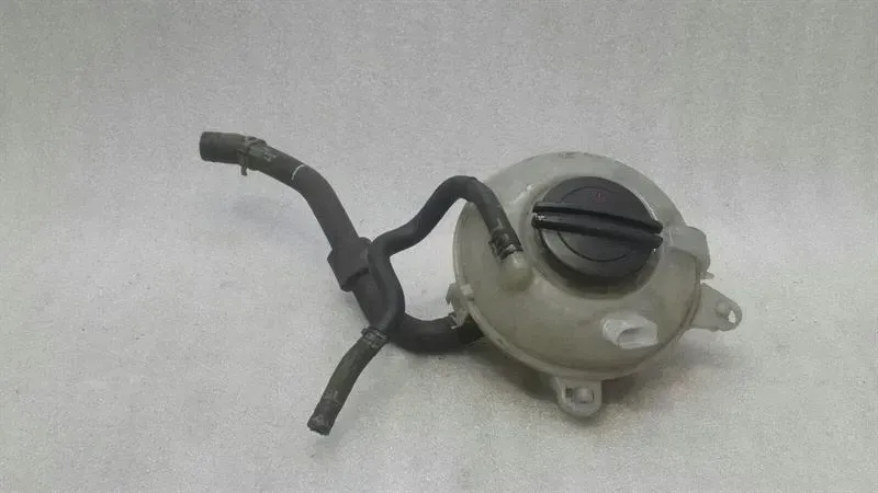 Audi S3 8V expansion tank 5Q0121407G expansion tank coolant