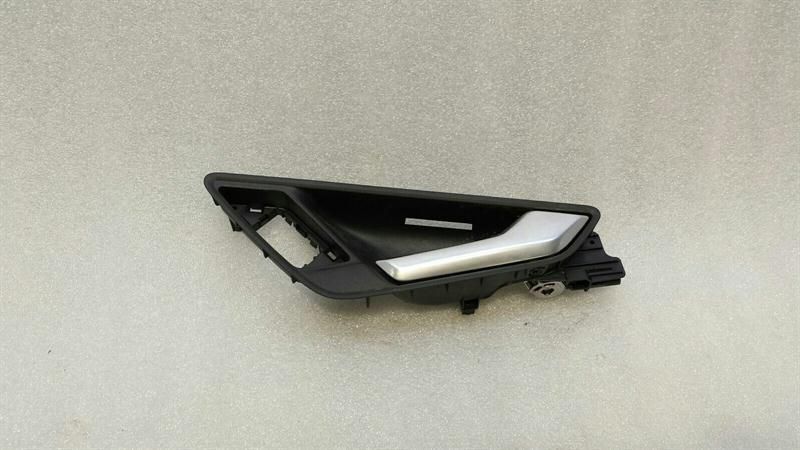 Audi TT 8S Right Door Inner Handle 8S0837020A Interior Door Handle Right