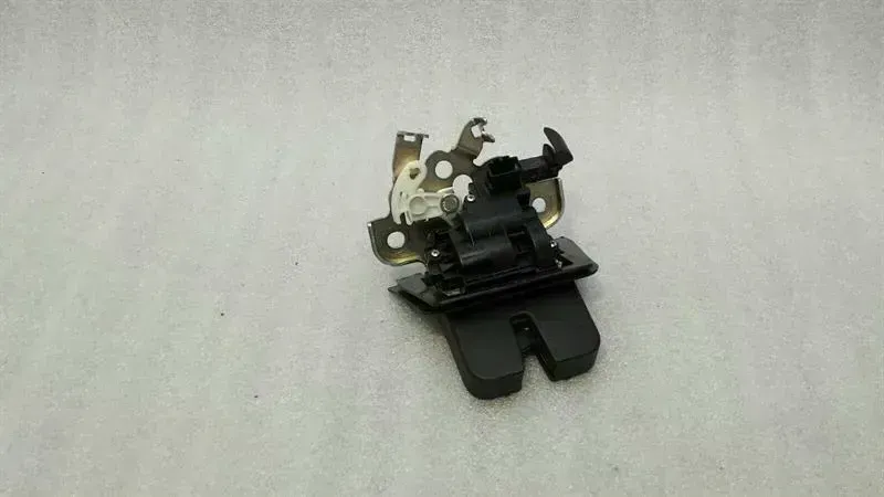 Audi S3 8V boot lock 8R0827505A tailgate lock