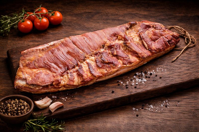 BOCZEK WĘDZONY PARZONY