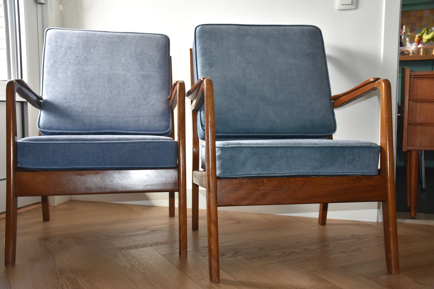 Set of two elegant mid-century armchairs “60s Danish design”