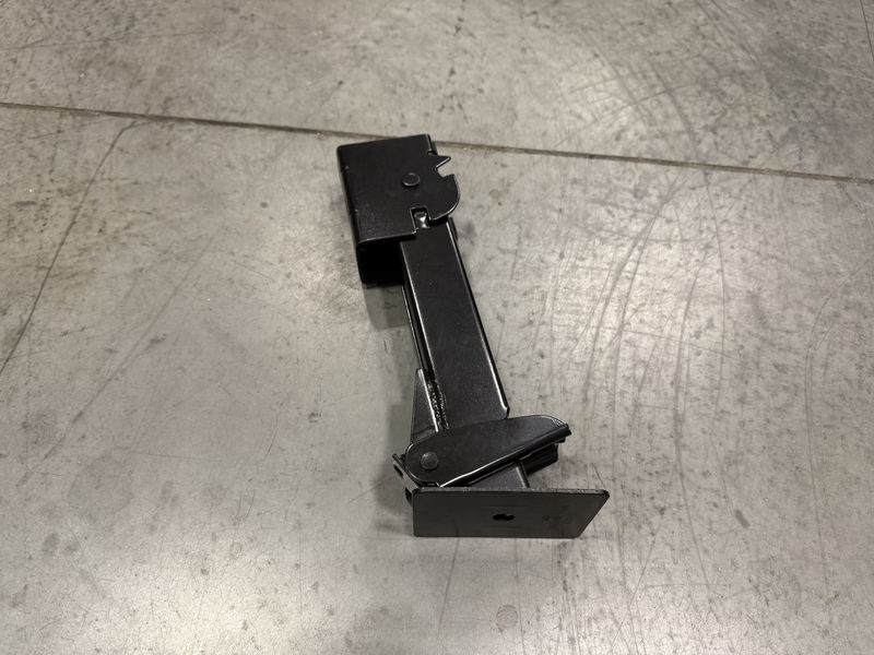 ADJUSTABLE STABILIZER JACK 11 1/2" TO 17 3/4", 650 LB LIFT AND 1,000 LB SUPPORT CAPACITY.
