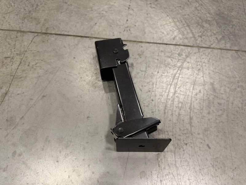 ADJUSTABLE STABILIZER JACK 11 1/2" TO 17 3/4", 650 LB LIFT AND 1,000 LB SUPPORT CAPACITY.