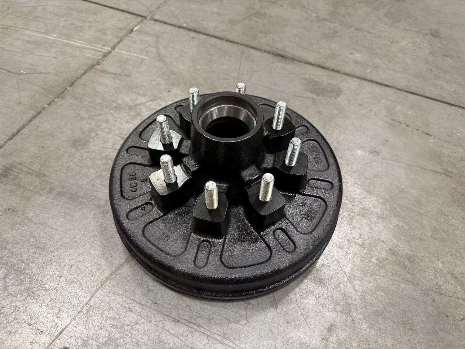 8K NARROW HUB/DRUM, 58" STUD, OIL