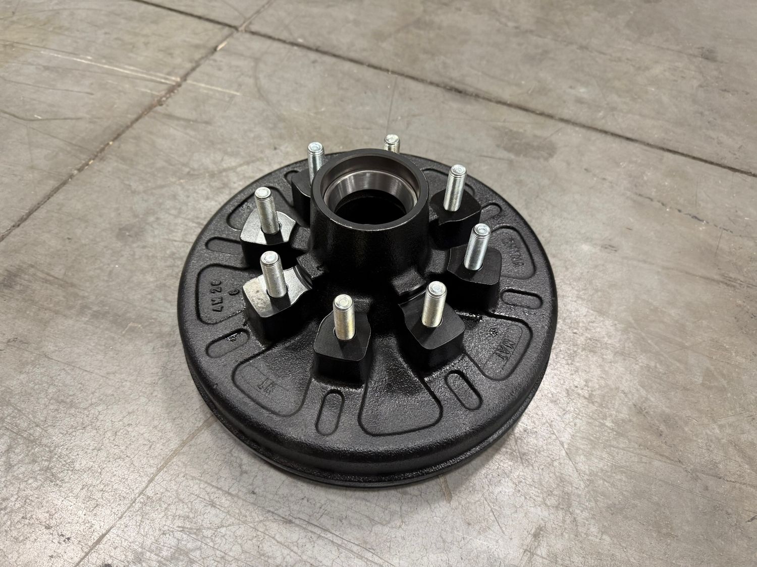 8K NARROW HUB/DRUM, 58" STUD, OIL