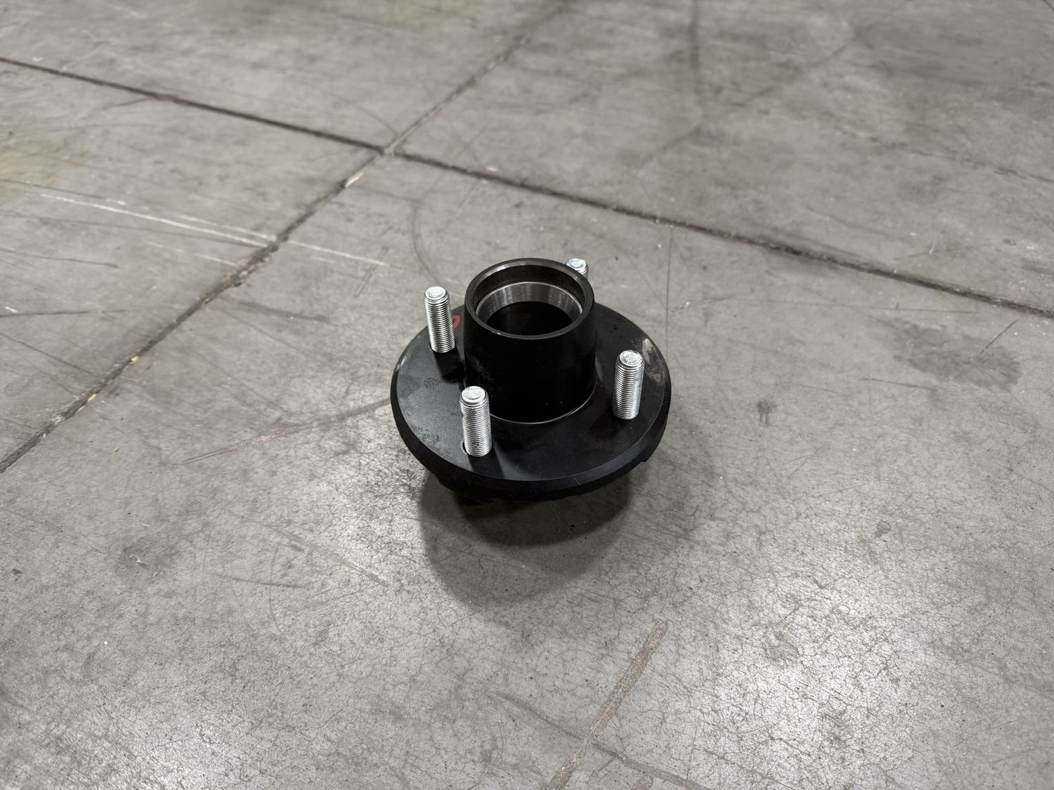2K 4 ON 4" IDLER HUB