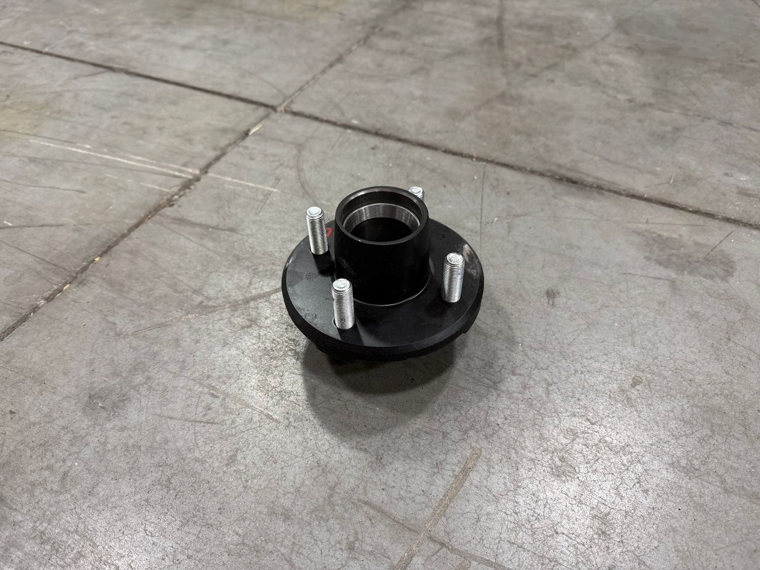 2K 4 ON 4" IDLER HUB