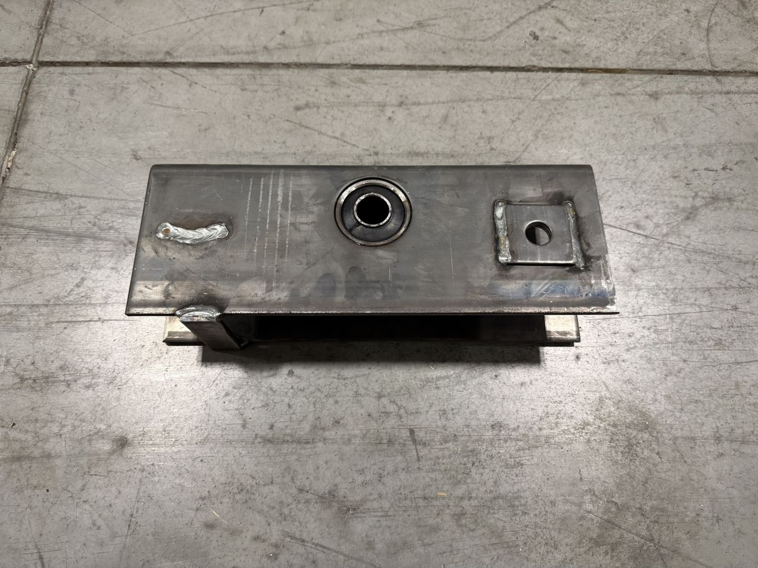 EQUALIZER FOR 2 1/2" WIDE SLIPPER SPRINGS, 18 3/8" LONG, 1" CENTER HOLE, 3/4" &amp; 1" HOLE SIZES, BOLT CENTERS 7 1/8"