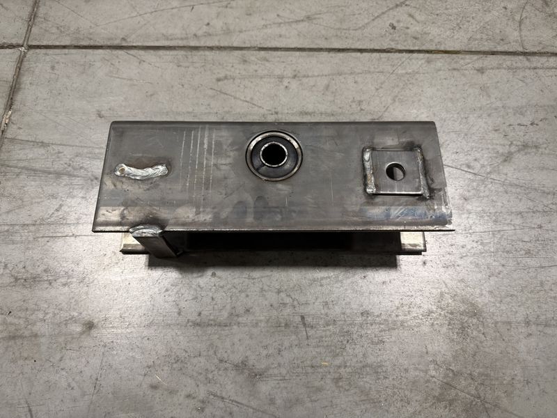 EQUALIZER FOR 2 1/2" WIDE SLIPPER SPRINGS, 18 3/8" LONG, 1" CENTER HOLE, 3/4" &amp; 1" HOLE SIZES, BOLT CENTERS 7 1/8"
