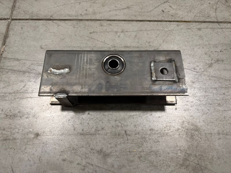 EQUALIZER FOR 2 1/2" WIDE SLIPPER SPRINGS, 18 3/8" LONG, 1" CENTER HOLE, 3/4" &amp; 1" HOLE SIZES, BOLT CENTERS 7 1/8"