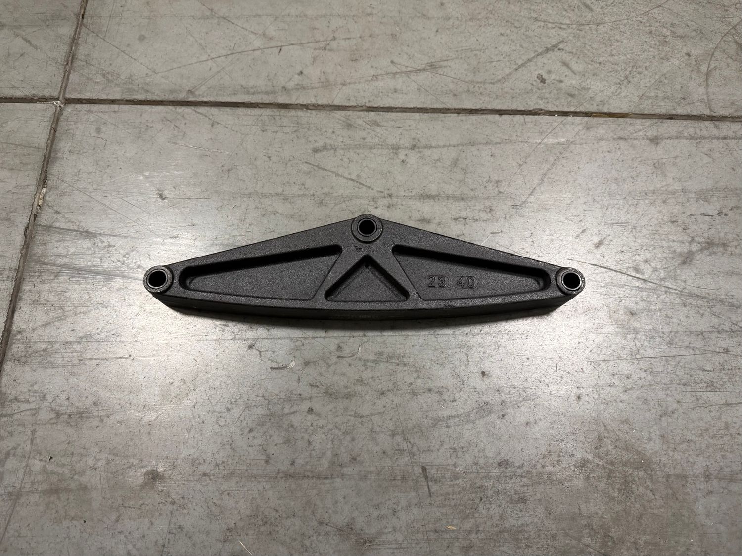CURVED EQUALIZER FOR 1 3/4" WIDE DOUBLE-EYE SPRING, 14 3/4" LONG, 9/16" CENTER HOLE, FOR 42" AXLE CENTERS