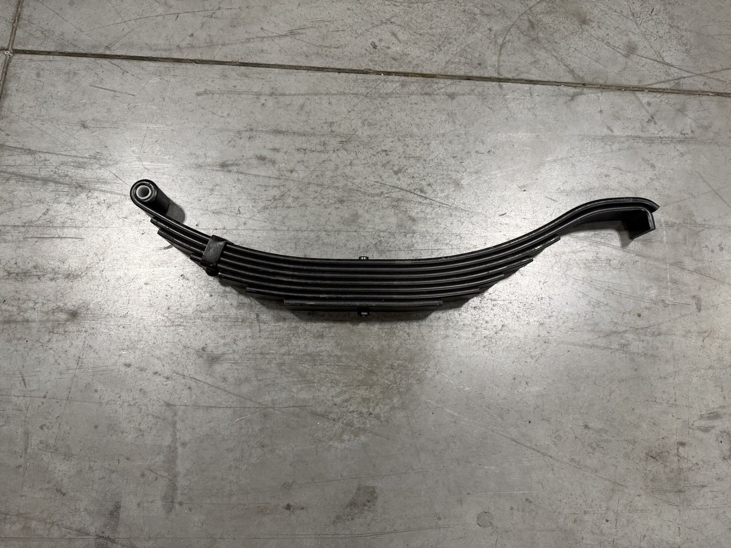 7 LEAF SLIPPER SPRING FOR 8000LB AXLES, 26-5/8" FREE LENGTH, 2" WIDE (1403T3)