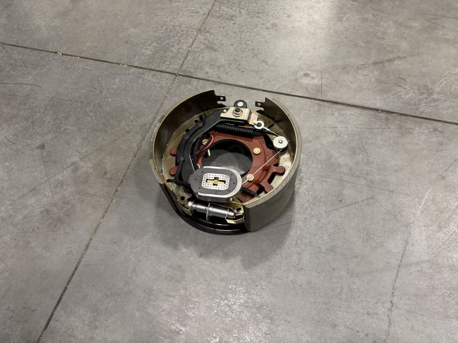 Rockwell version,12-1/4 inch electric brake for 12,000-lb axles, right hand, 5", 5 holes,