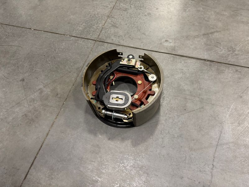 Rockwell version,12-1/4 inch electric brake for 12,000-lb axles, right hand, 5", 5 holes,