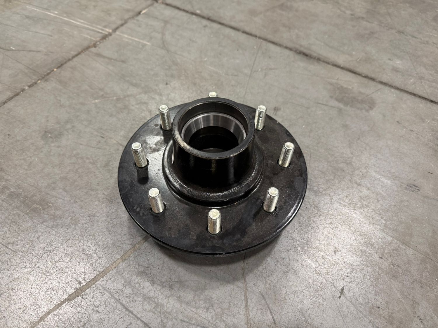 7K IDLER HUB 8 ON 6.5" WITH 1/2" STUD