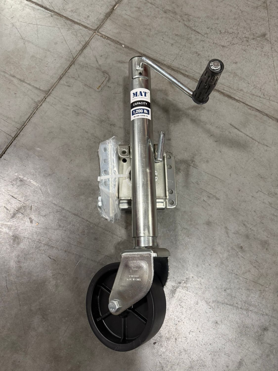 BOLT-ON SWIVEL MARINE SINGLE WHEEL JACK, SIDEWIND - 10" TRAVEL, 1200 LBS