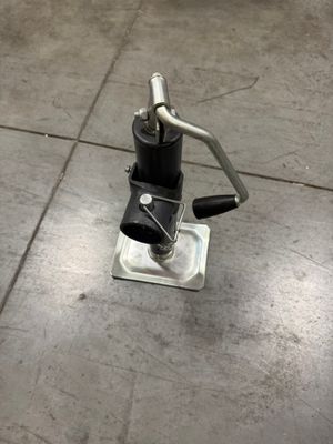 BULLDOG 7K PIPE-MOUNT JACK - TOP WIND - 15" LIFT, 15.8" BRACKET HEIGHT
