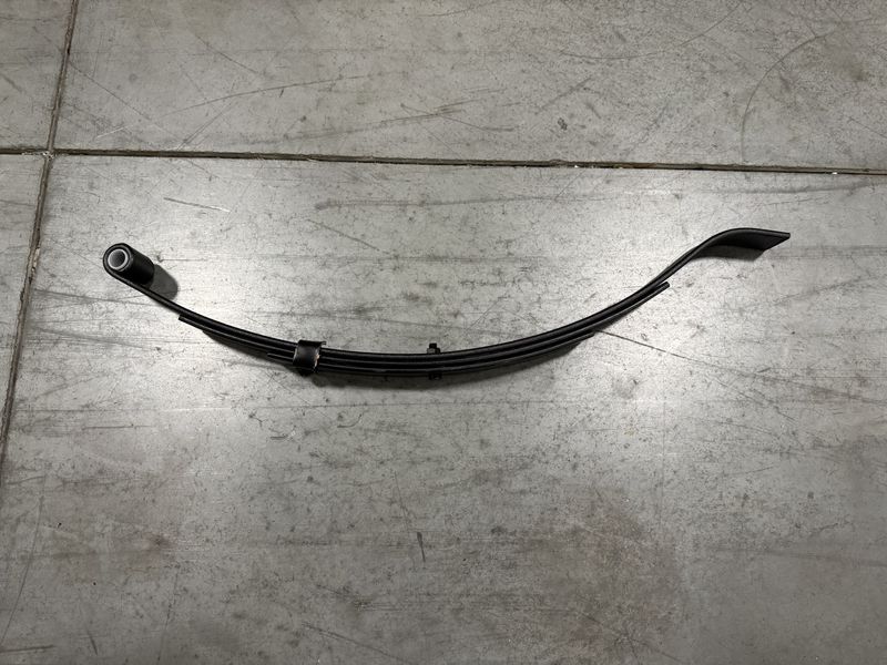 3 LEAF SLIPPER SPRING 750LB CAPACITY; FOR 1.5K LB AXLES, 24-1/4" FREE LENGTH, 1-3/4" WIDE