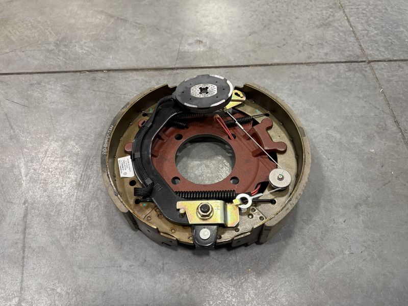 12 1/4 X 3 3/8 RH HYDRAULIC BRAKE, 8K AXLES, 4 HOLE, DUST SHIELD