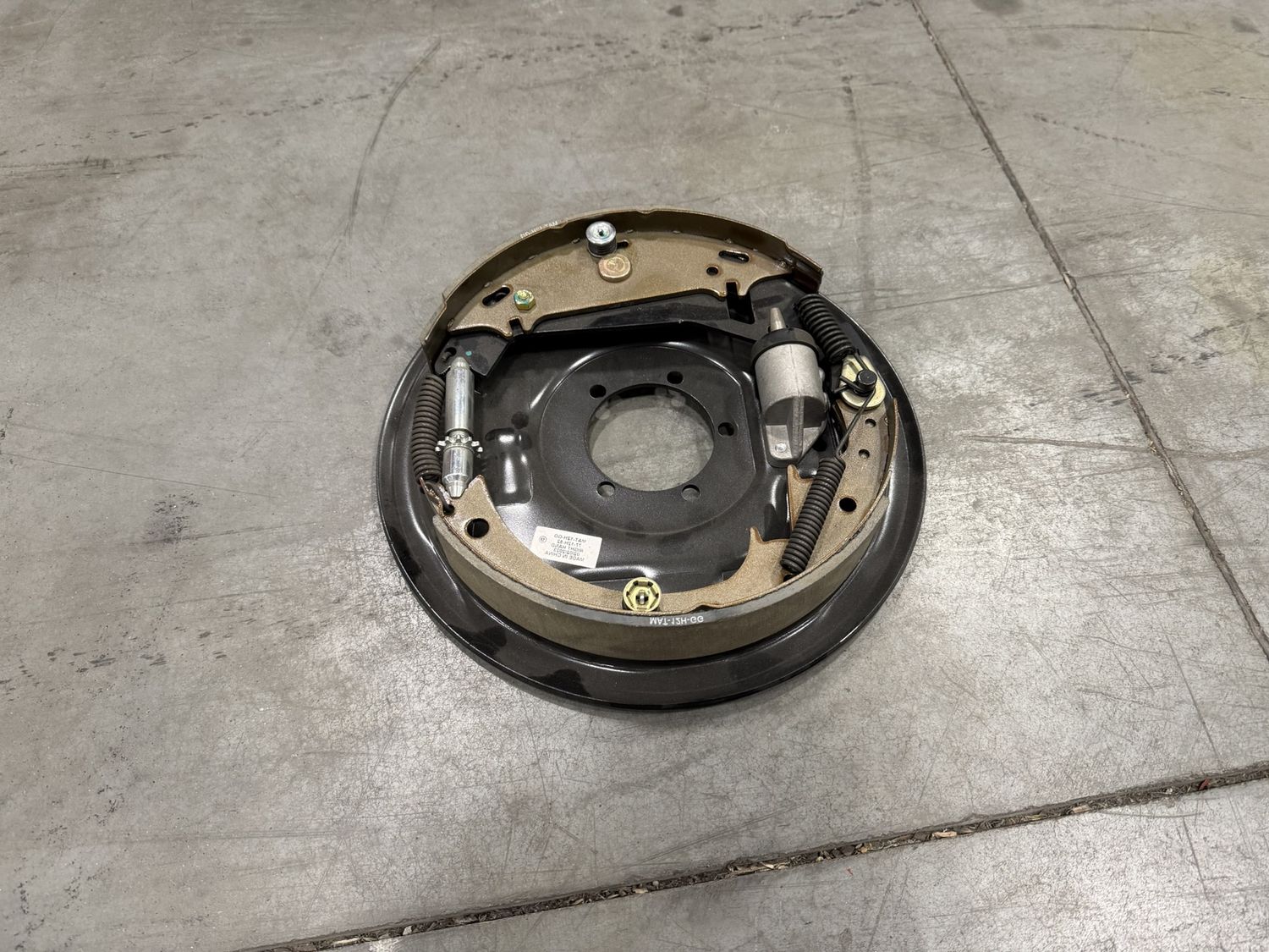 12 1/4 X 3 3/8 RH HYDRAULIC BRAKE, 10K GD AXLES, 7 HOLE, DUST SHIELD