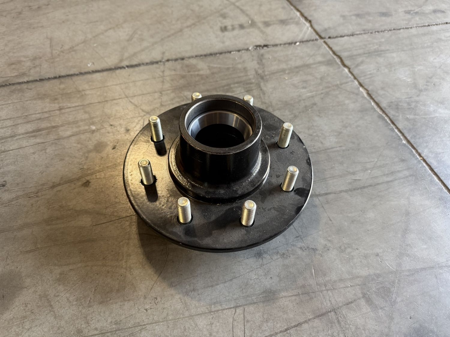 7K IDLER HUB 8 ON 6.5" WITH 9/16" STUD
