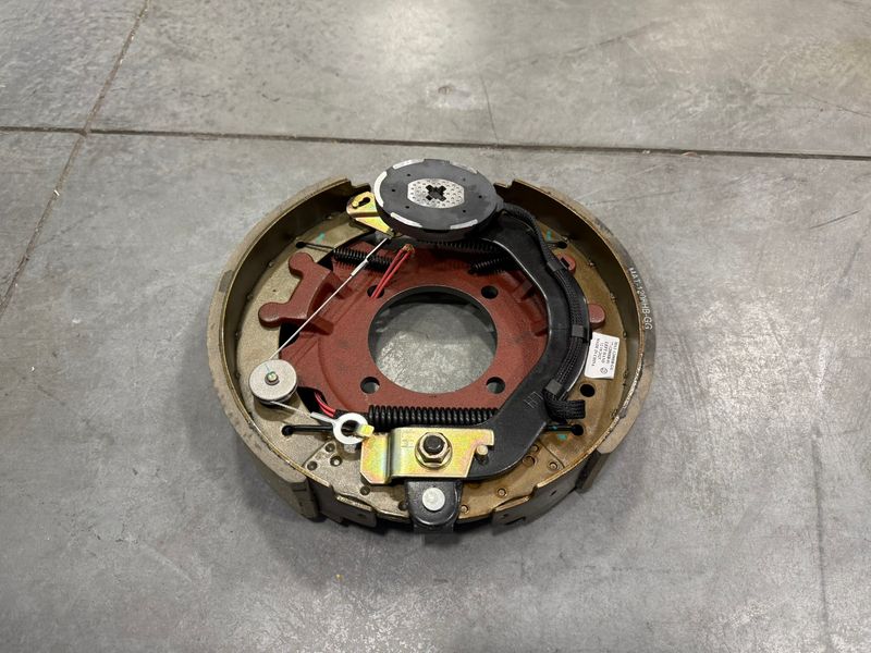 12 1/4 X 3 3/8 LH HYDRAULIC BRAKE, 8K AXLES, 4 HOLE, DUST SHIELD