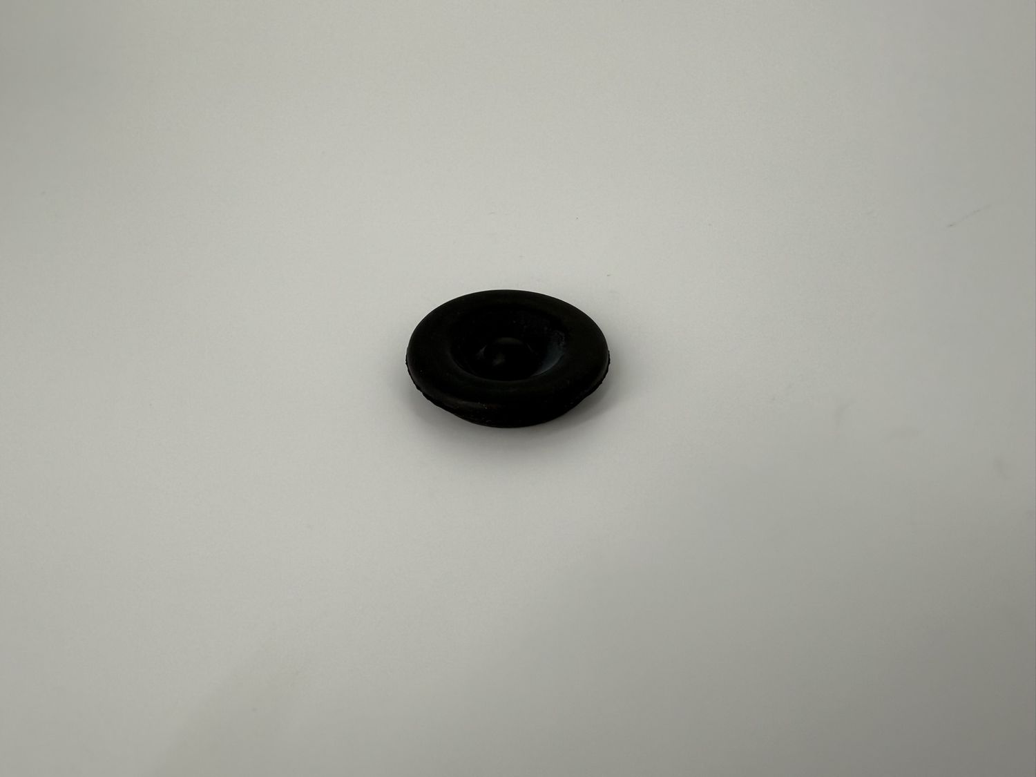 RUBBER PLUG FOR 2-7K EZ-LUBE DUST CAP