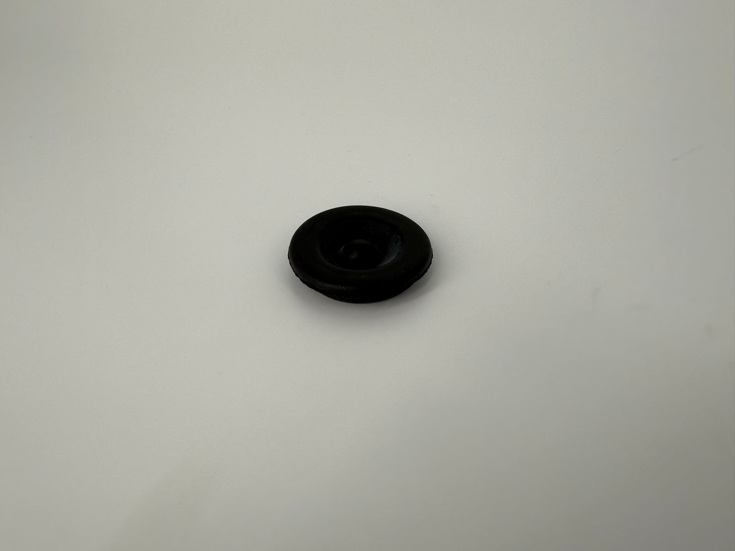 RUBBER PLUG FOR 2-7K EZ-LUBE DUST CAP