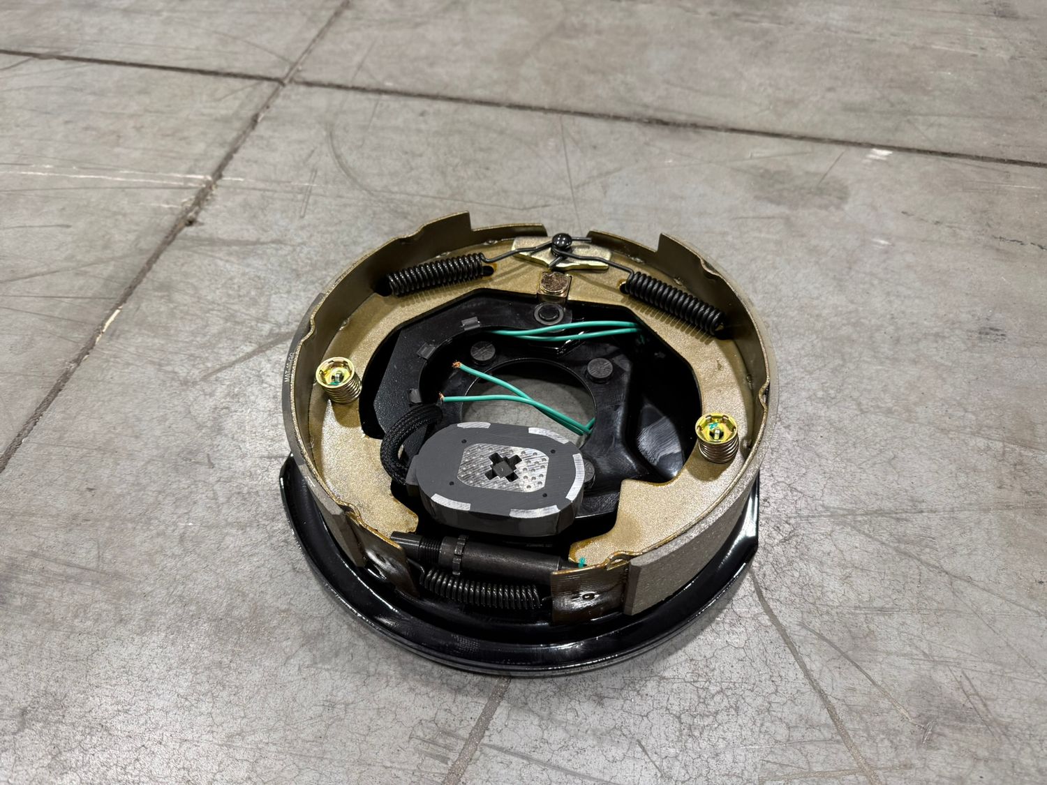 ELECTRIC BRAKE 10" X 2-1/4" LH MANUAL ADJUST ELECTRIC BRAKE ASSEMBLY