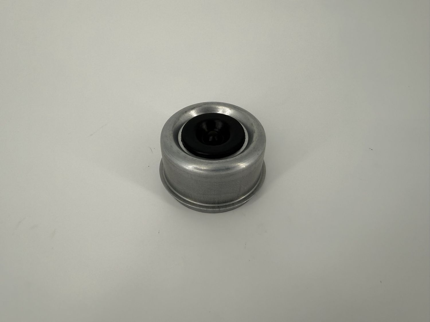 EZ-LUBE DUST CAP W/ PLUG 2-3.5K HUB 1.98"