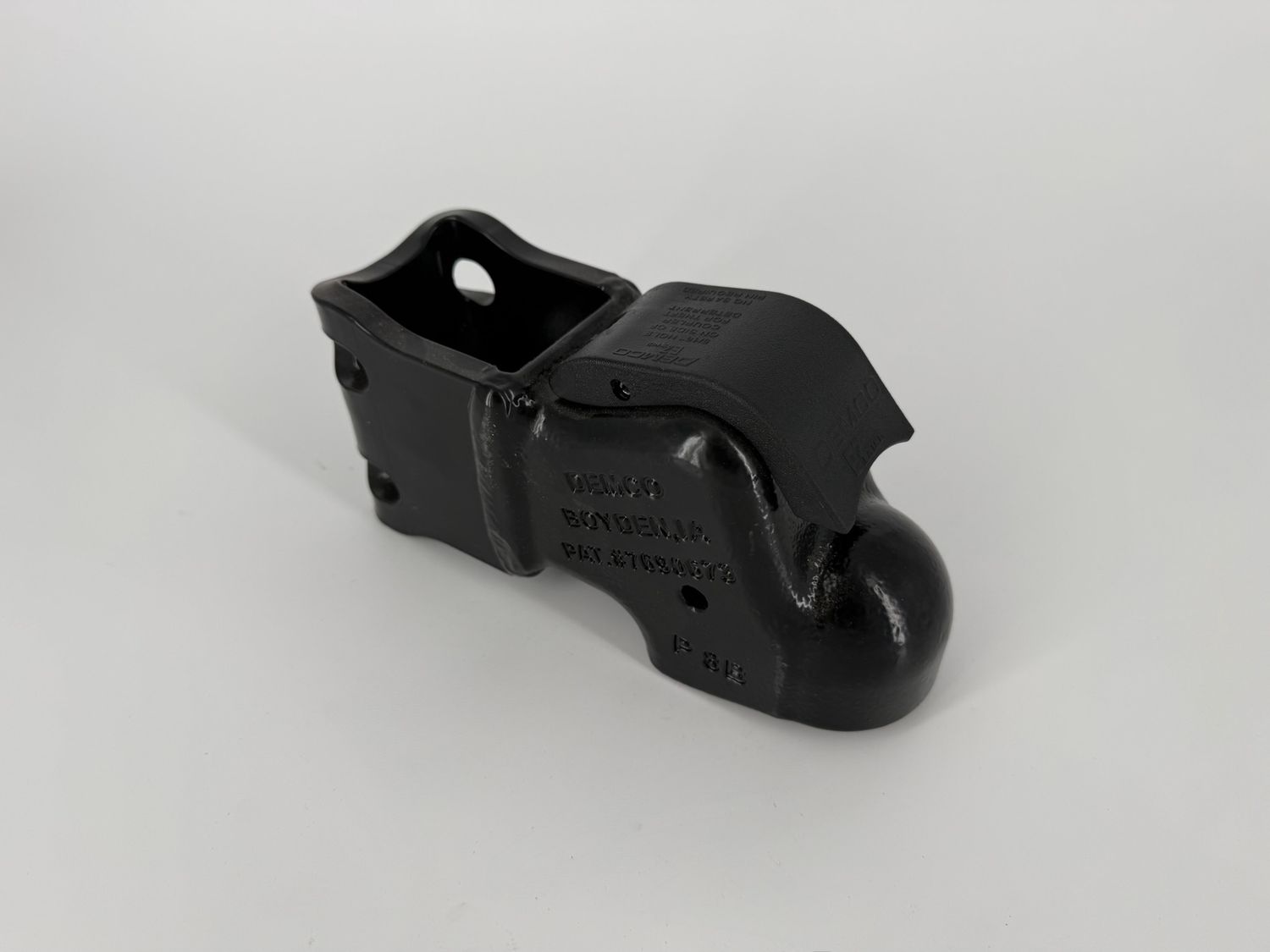 COUPLER 2" CAST CHNL MNT BLACK