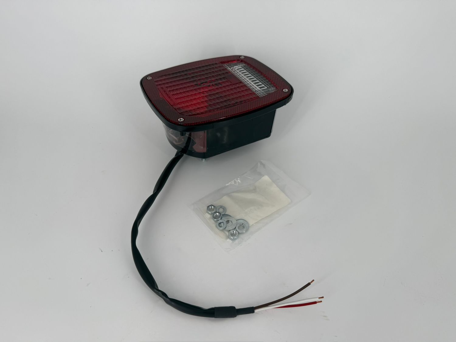 TRUCKLITE RED S/T/T &amp; BACKUP RECTANGULAR INCANDESCENT TAIL LIGHT