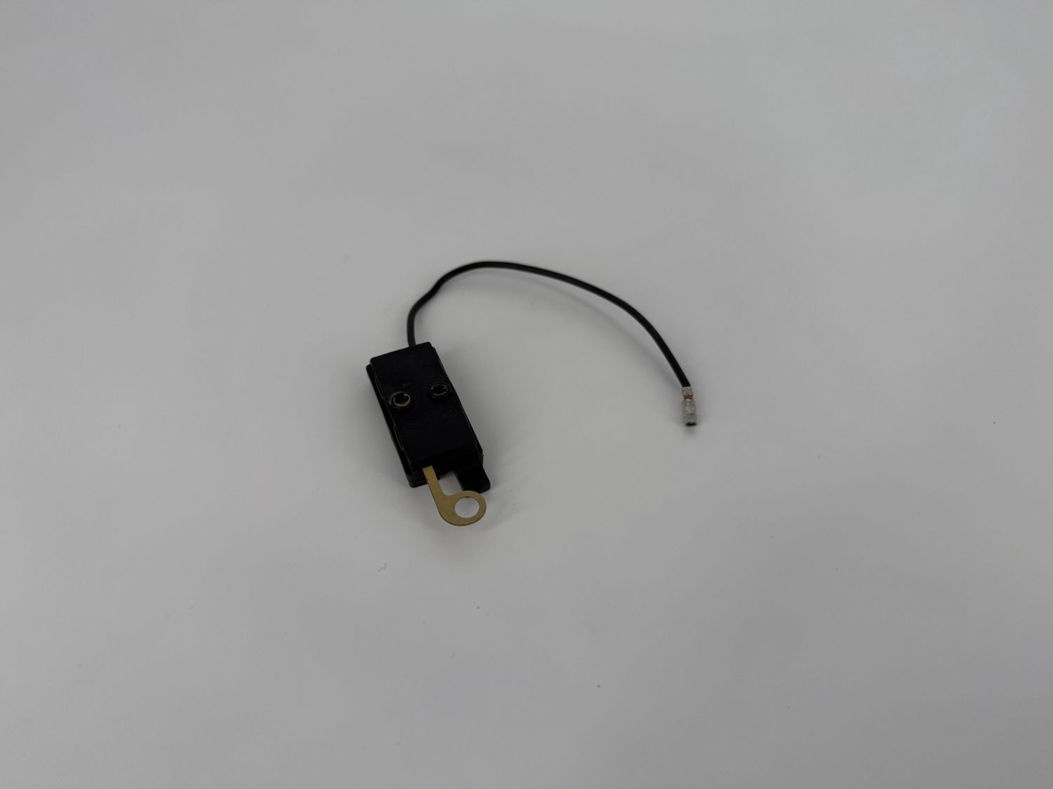 SELF GROUNDING BRACKET FOR J-5765 SERIES LIGHTS