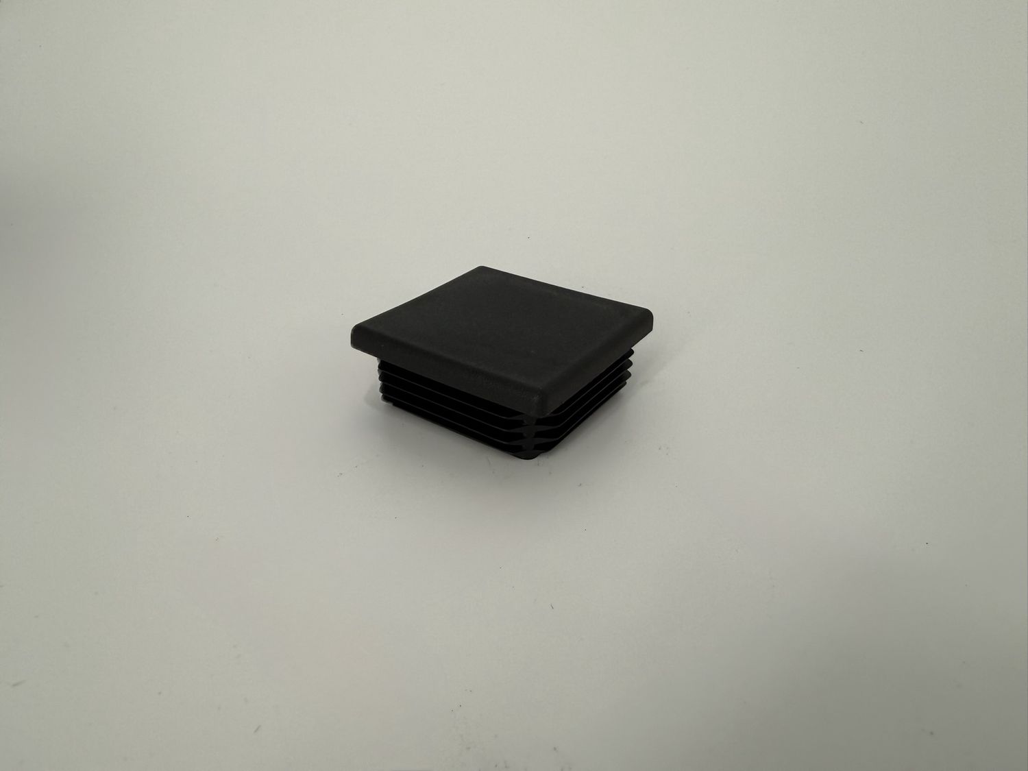 PLASTIC TUBING PLUG 2" SQ 14,11GA