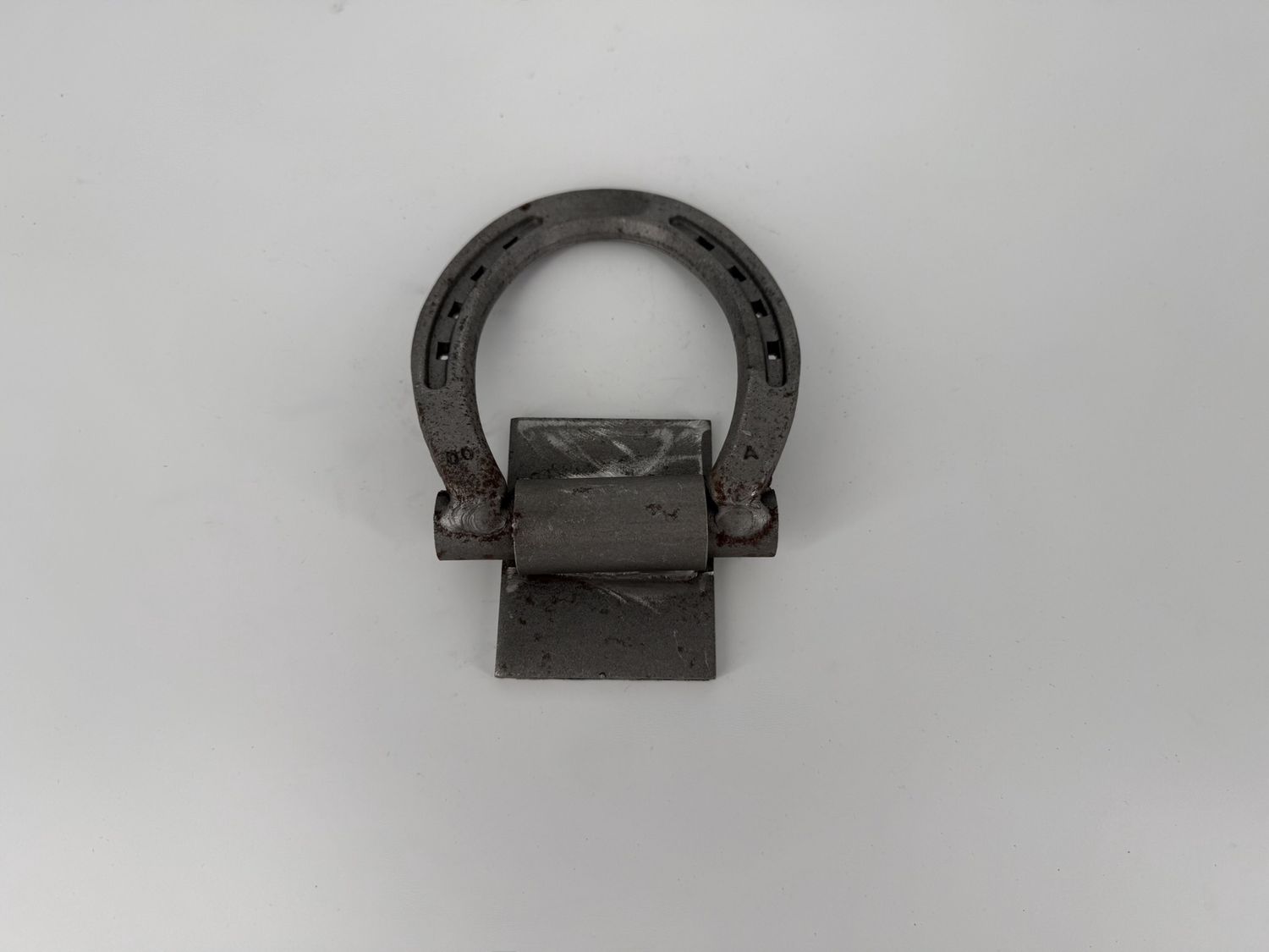HORSESHOE STALL TIE DOWN
