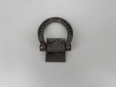 HORSESHOE STALL TIE DOWN