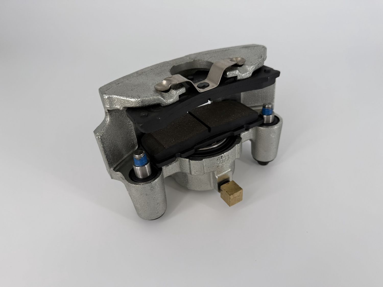 DISC BRAKE CALIPER W/BRACKET FOR 7-8K AXLE