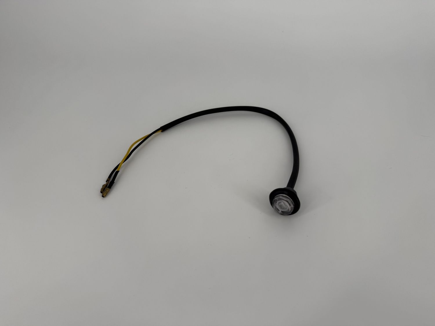 3/4" ROUND LED MARKER AMBER / CLEAR, PC RATED
