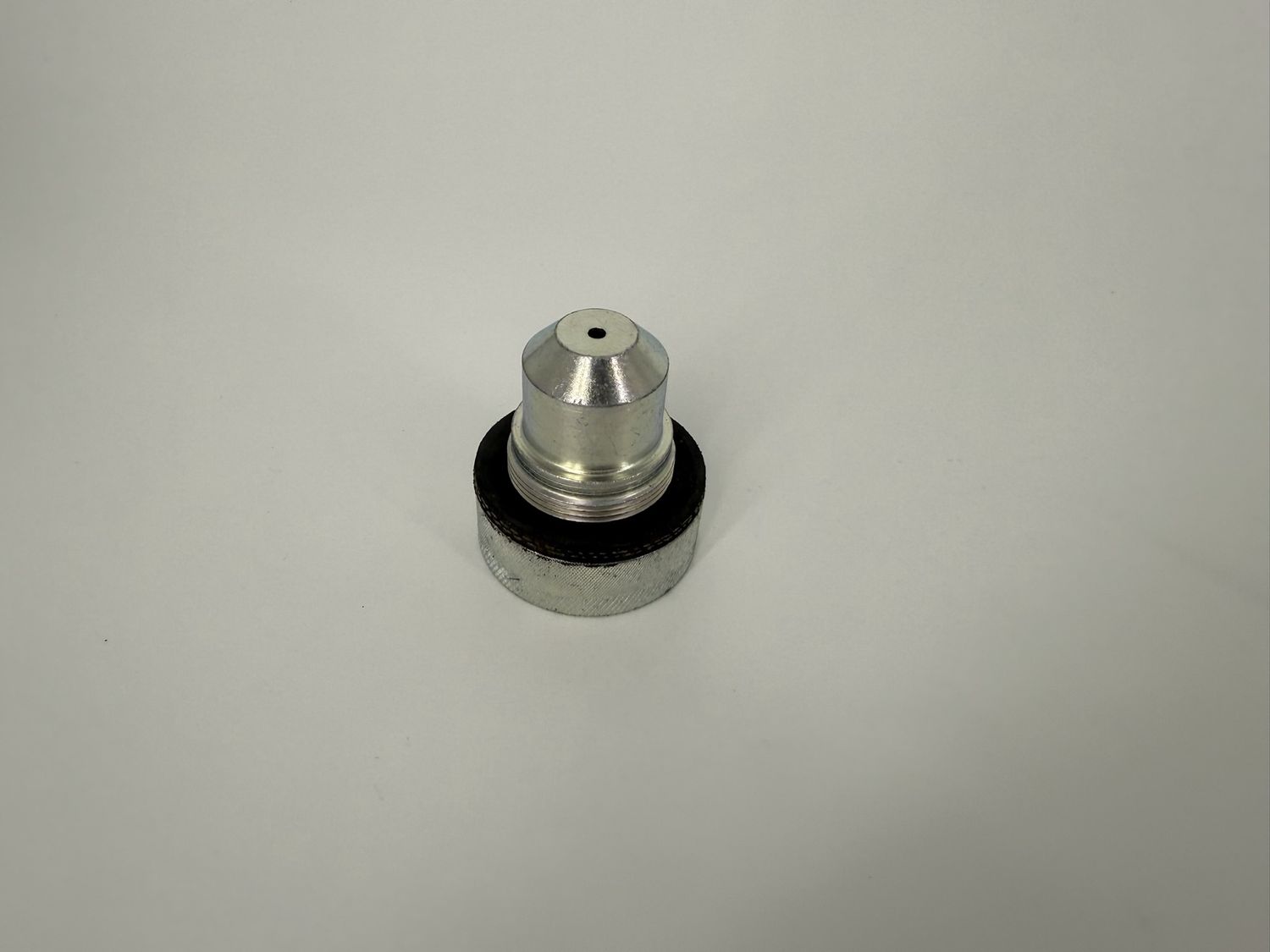 BLEEDER ASSEMBLY MASTER CYL W/ GASKET