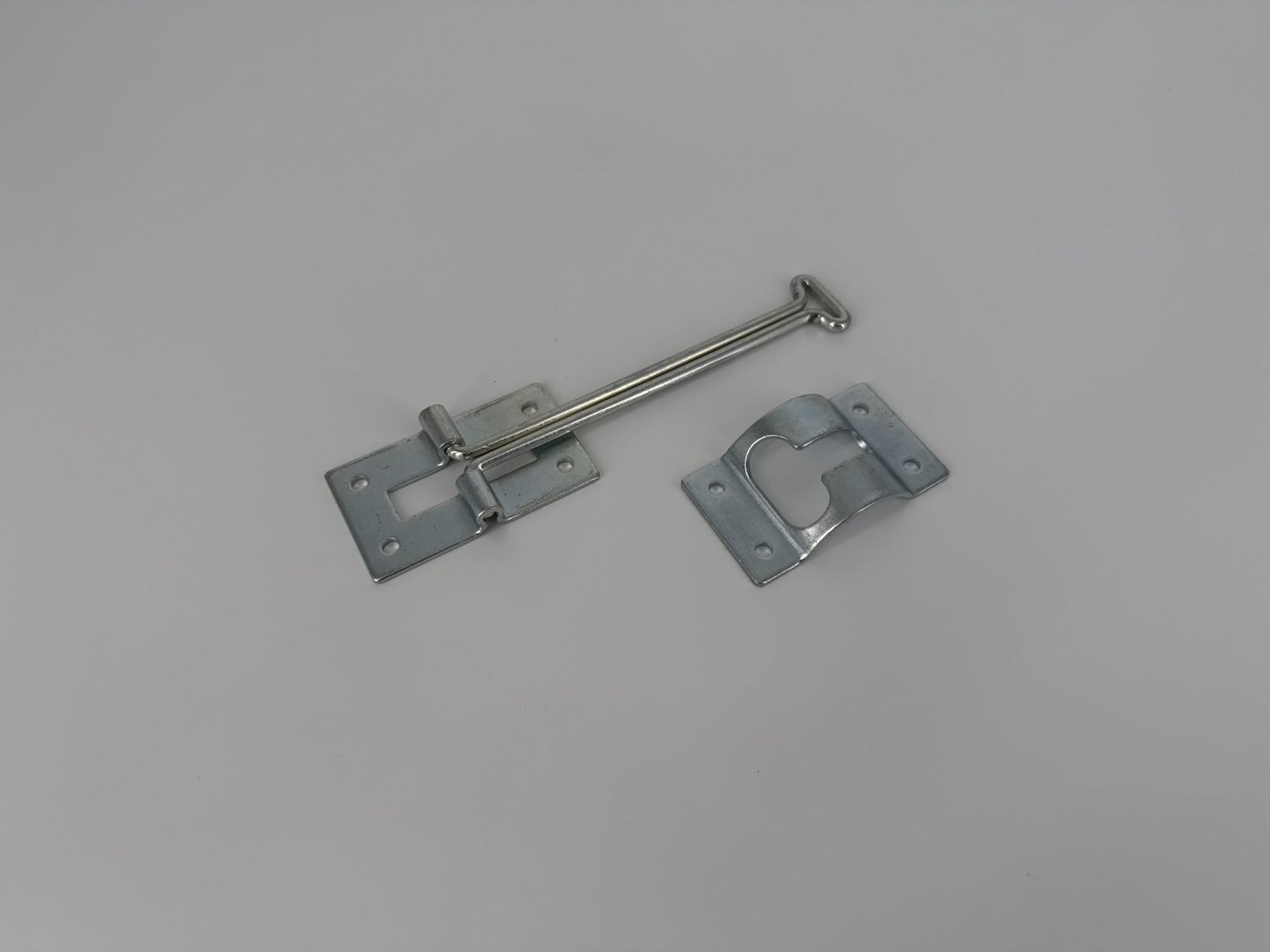 METAL T-STYLE DOOR CATCH W/ 6" BAR