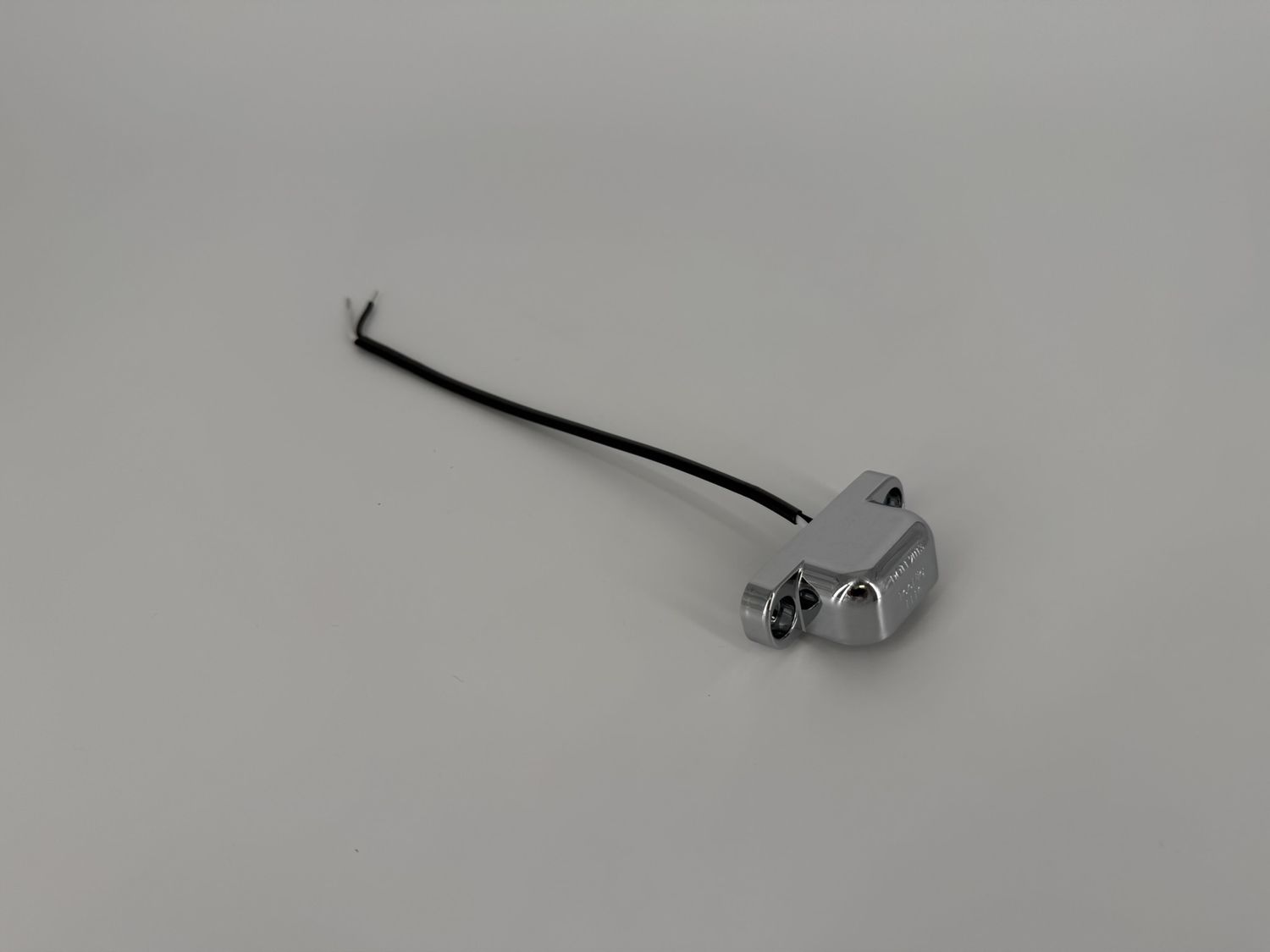 CHROME BASE LICENSE VERTICAL PLANE MOUNT
