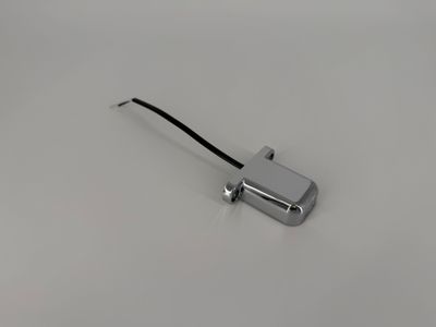 CHROME LICENSE PLATE LIGHT VERTICAL PLANE MOUNTL10-WC00-1